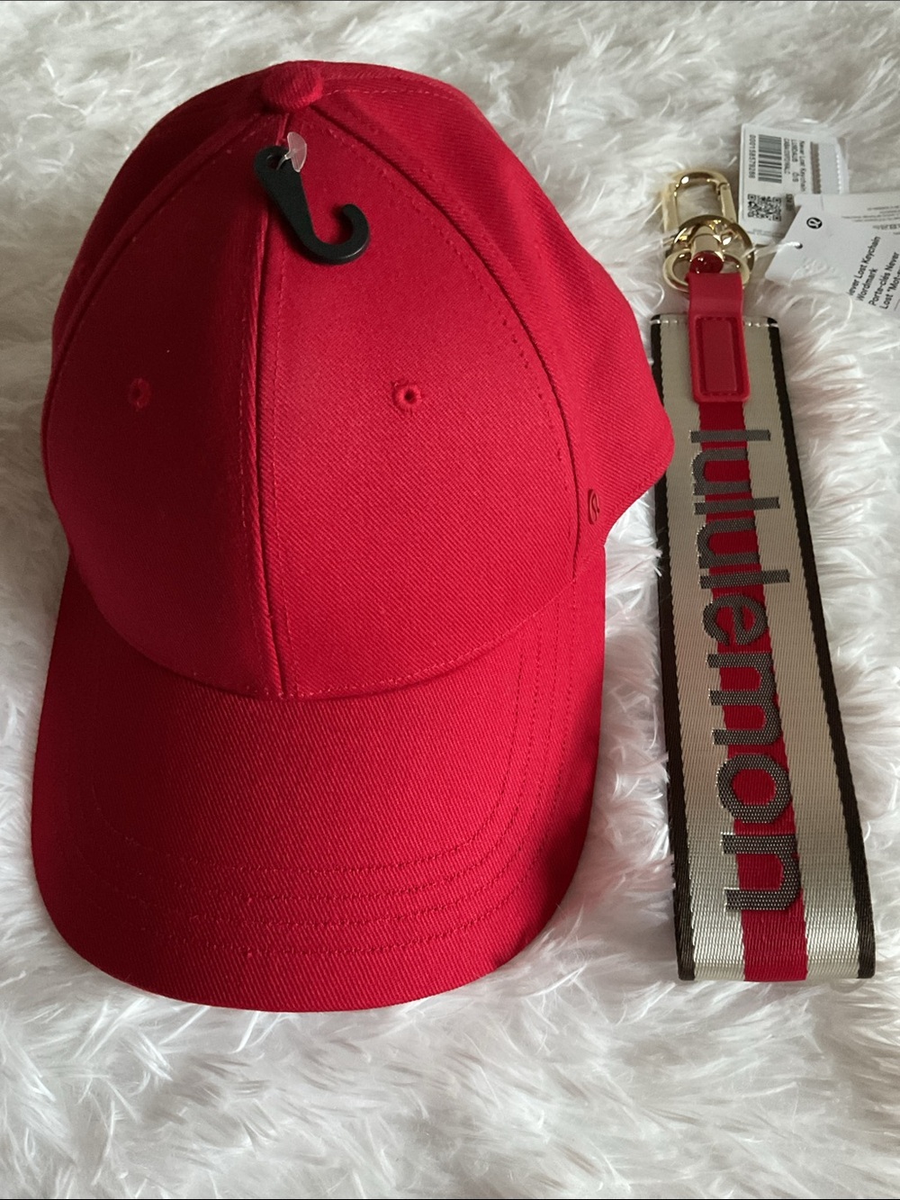 Lululemon Classic Ball Cap- Small/Med & Never Lost Keychain BUNDLE!!!